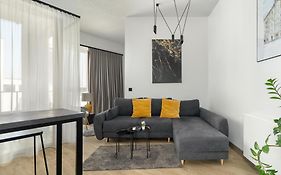 Rodzinne Studio dla 5 osób Poznań Klimatyzacja by Noclegi Renters